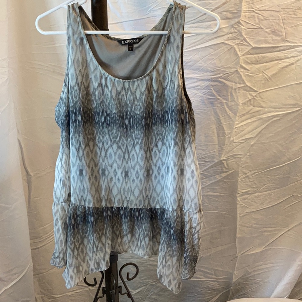 Beautiful tank and blouse from express with skirt detail